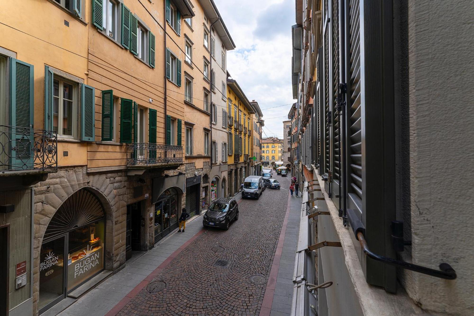 Magic Place Bergamo! Classy Apartment In The Heart Of The City 外观 照片